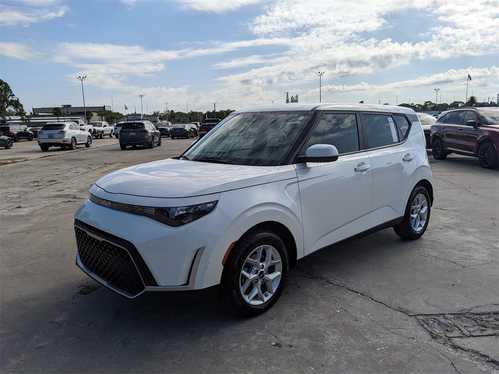 used 2023 Kia Soul car, priced at $14,262