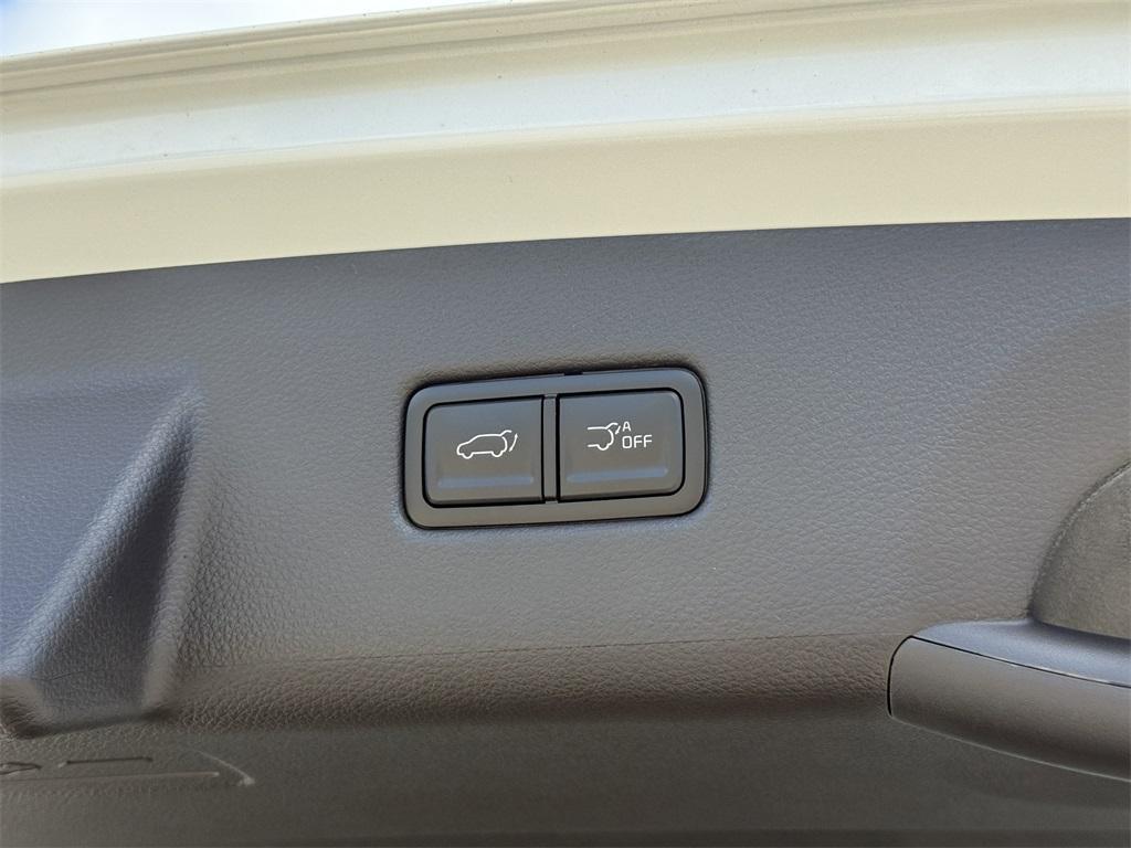 new 2026 Kia Carnival Hybrid car, priced at $42,272