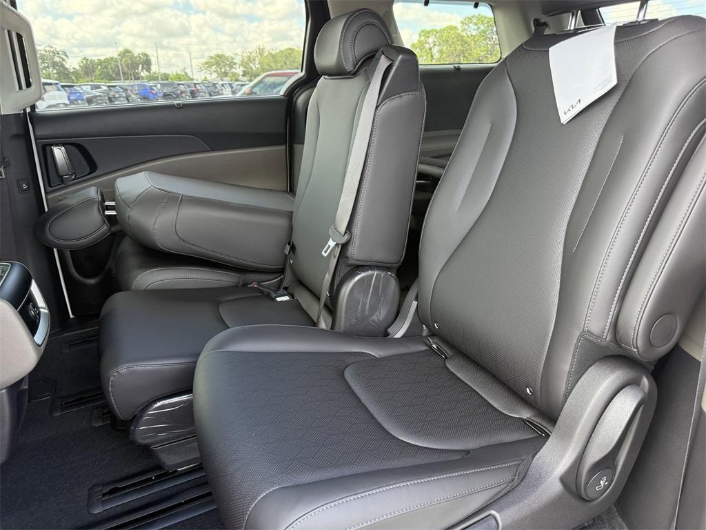 new 2026 Kia Carnival Hybrid car, priced at $42,272