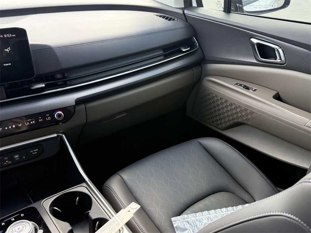 new 2026 Kia Carnival Hybrid car, priced at $42,272