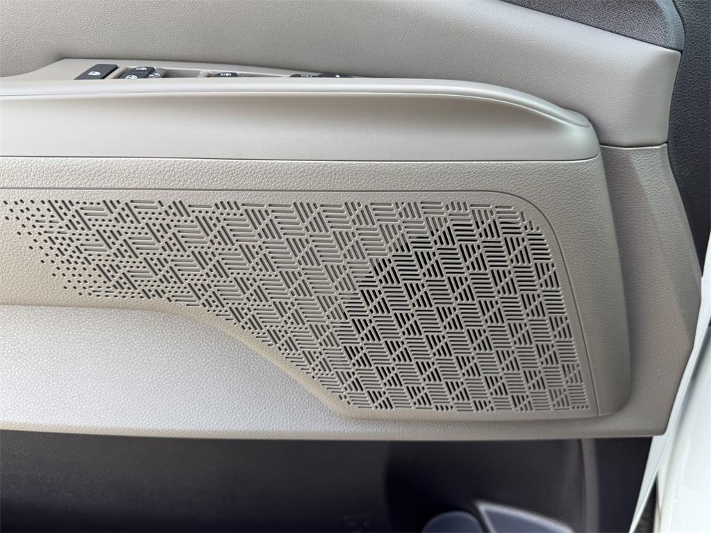 new 2026 Kia Carnival Hybrid car, priced at $42,272