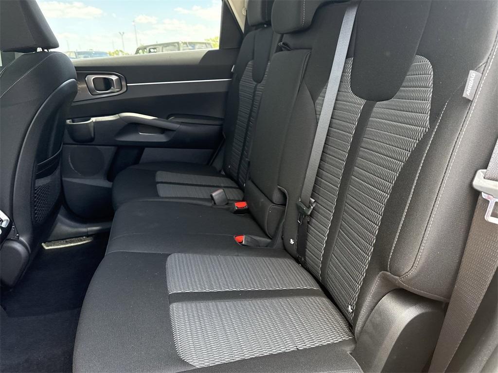 new 2025 Kia Sorento car, priced at $32,125