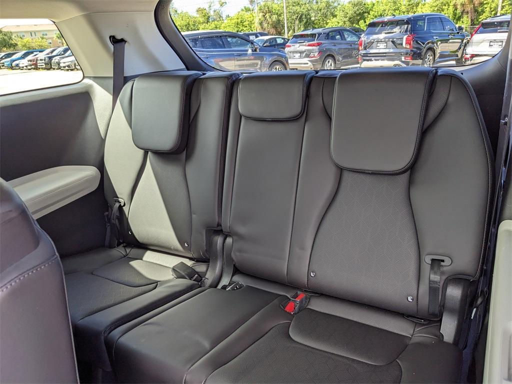 used 2023 Kia Carnival car, priced at $24,992