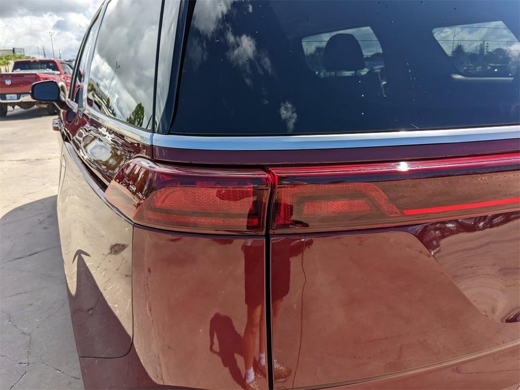 used 2023 Kia Carnival car, priced at $24,992