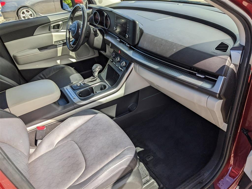 used 2023 Kia Carnival car, priced at $24,992