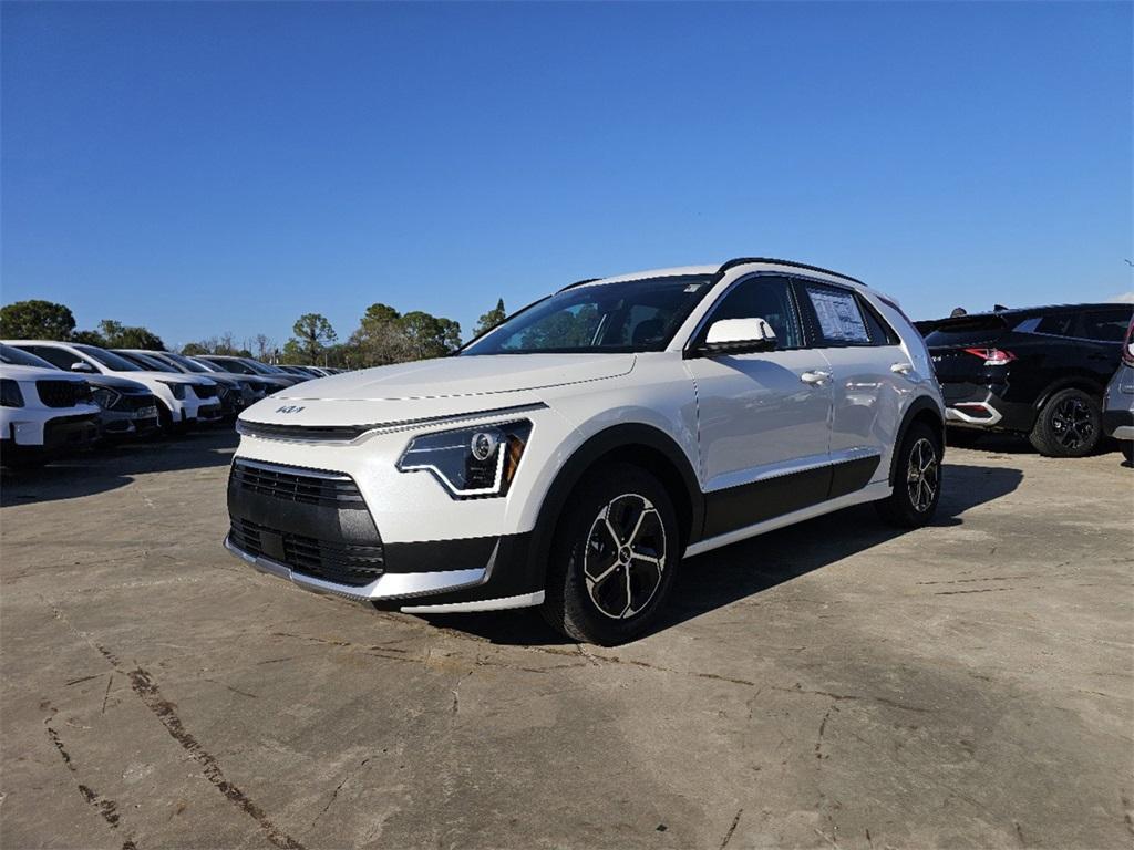 new 2025 Kia Niro car, priced at $30,735