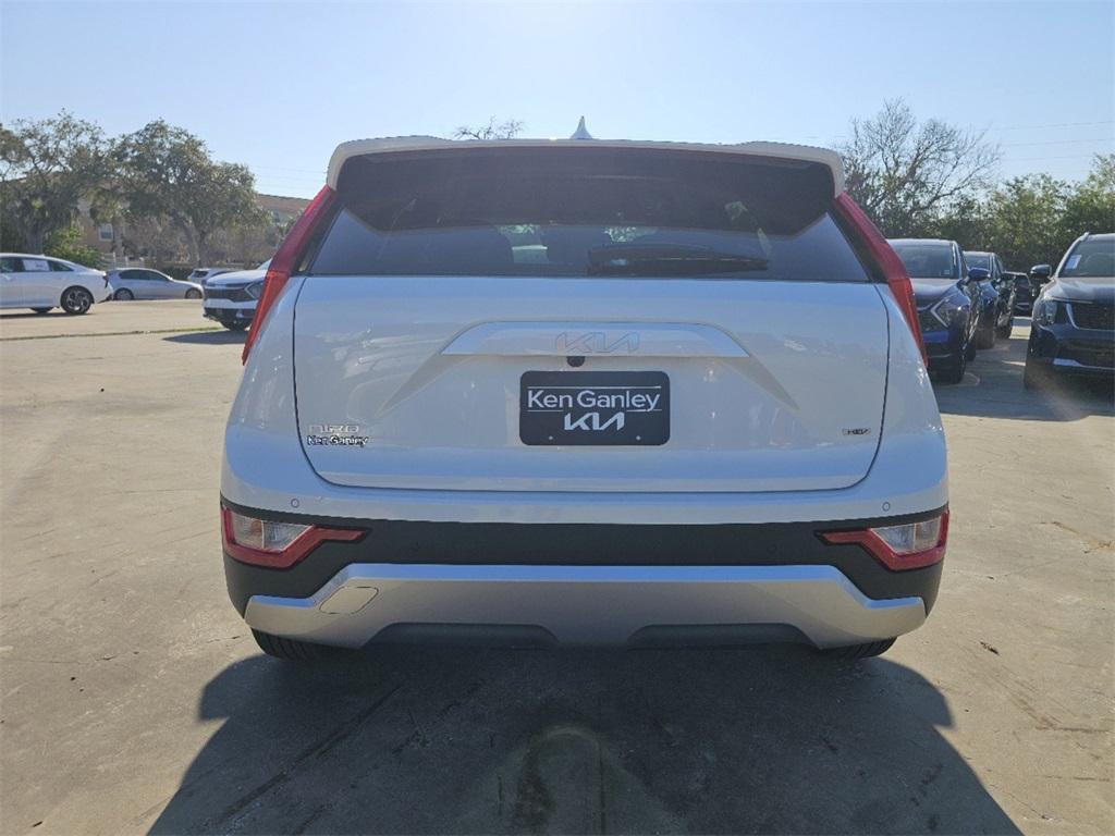 new 2025 Kia Niro car, priced at $30,735