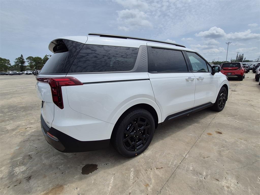 new 2025 Kia Carnival Hybrid car, priced at $45,552