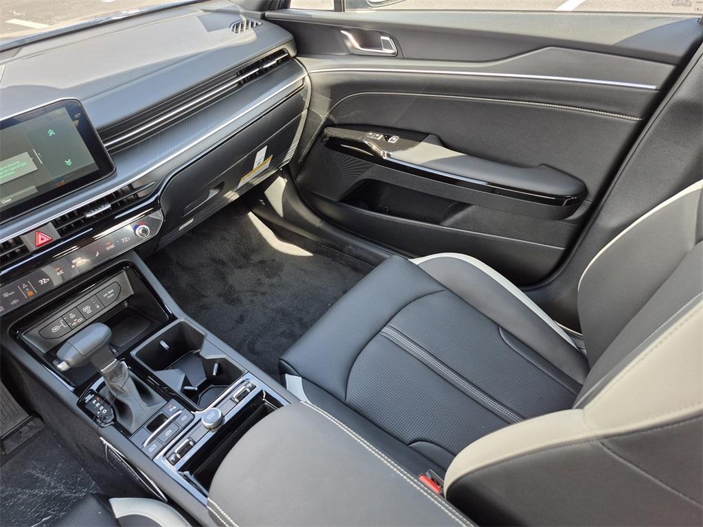 new 2025 Kia K5 car, priced at $29,015