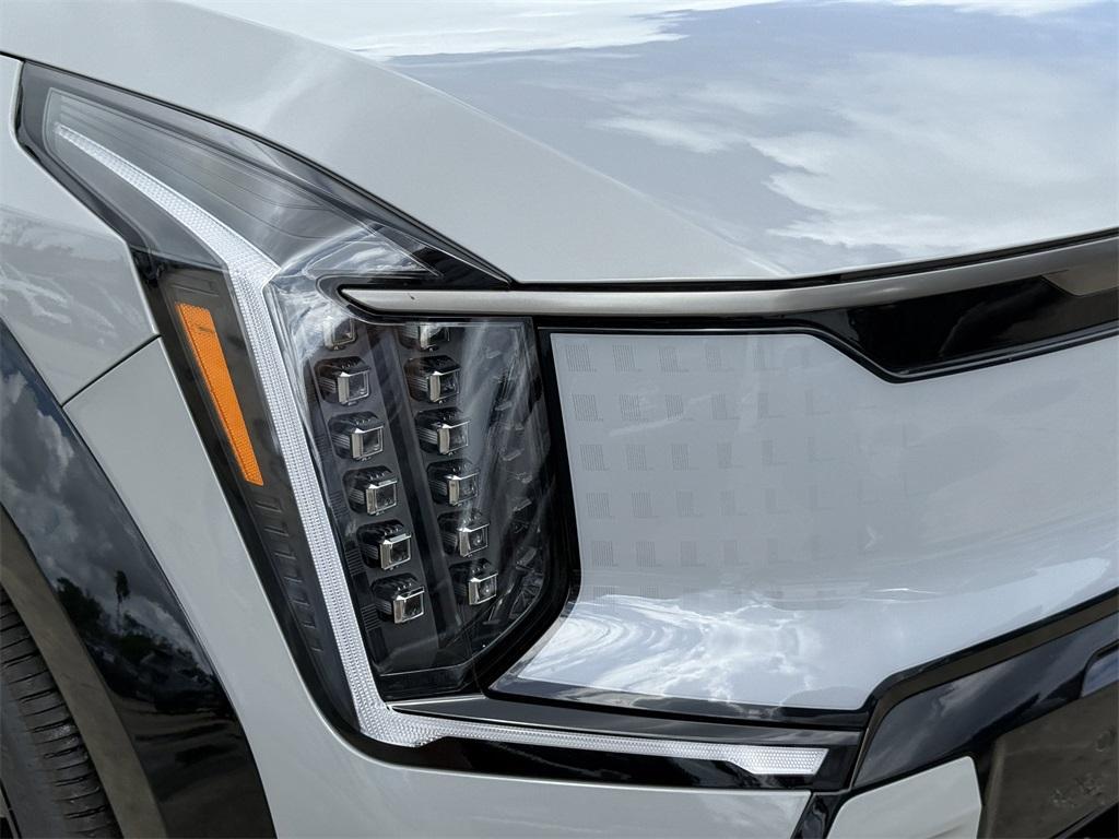 new 2026 Kia EV9 car, priced at $69,320