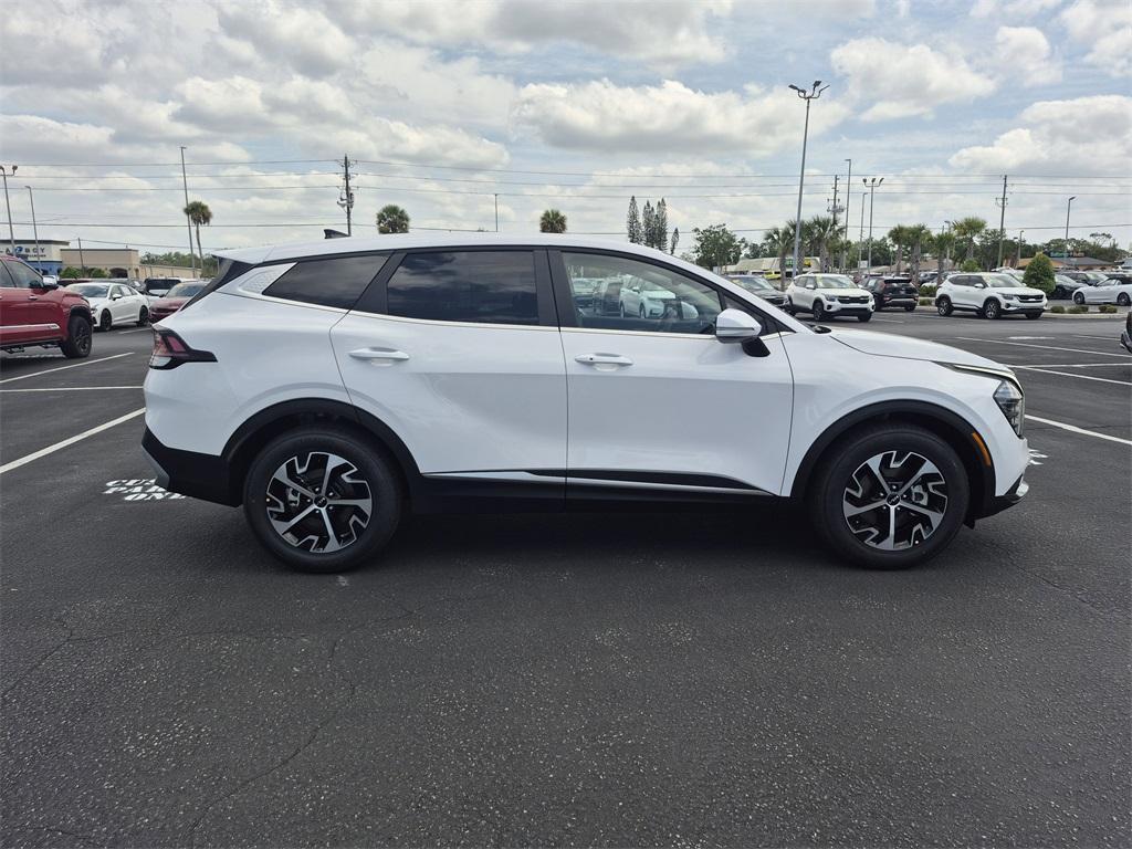 new 2025 Kia Sportage car, priced at $30,205