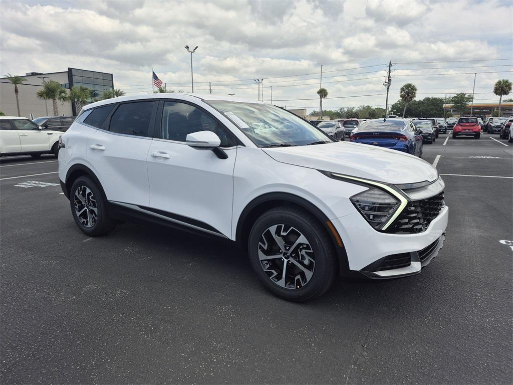 new 2025 Kia Sportage car, priced at $30,205