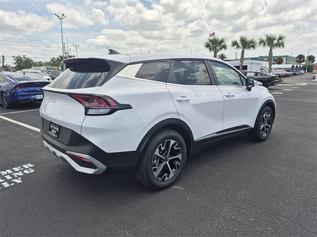 new 2025 Kia Sportage car, priced at $30,205