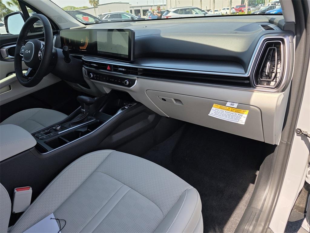 new 2025 Kia Sorento car, priced at $35,025