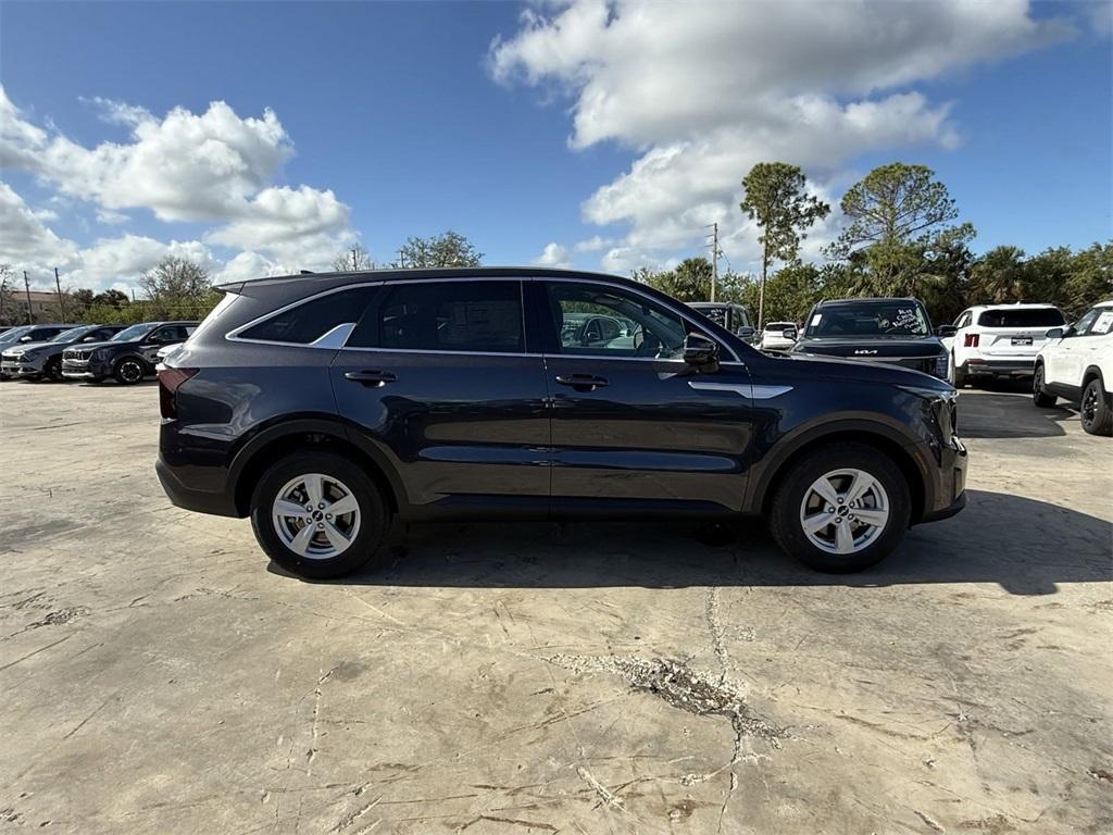 new 2025 Kia Sorento car, priced at $31,590