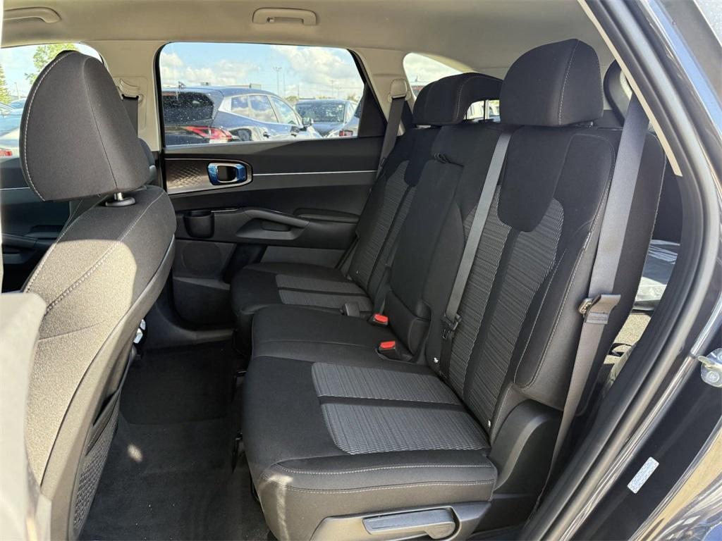 new 2025 Kia Sorento car, priced at $31,590