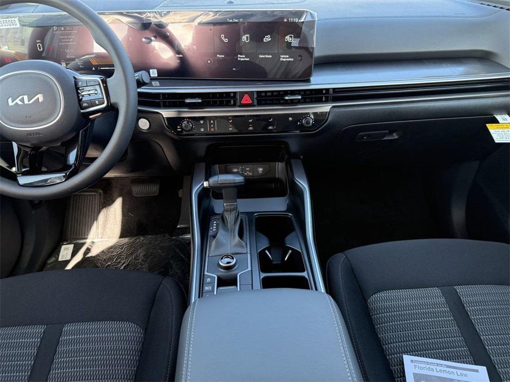new 2025 Kia Sorento car, priced at $31,590