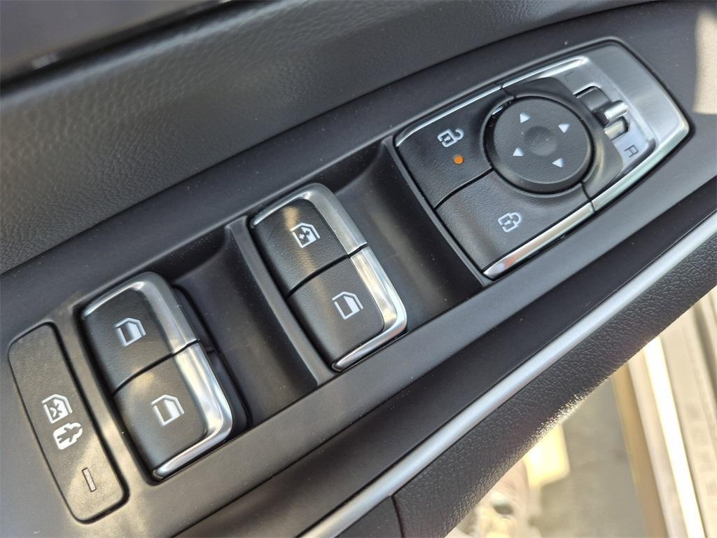 new 2025 Kia Sorento car, priced at $35,025