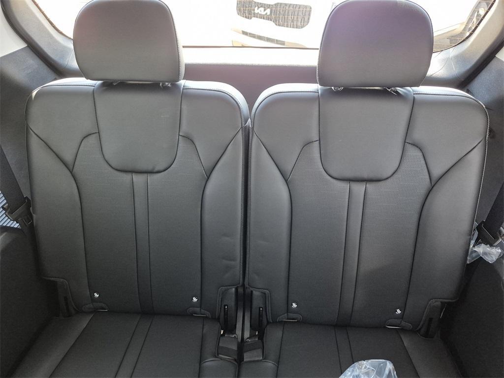 new 2025 Kia Sorento car, priced at $35,025