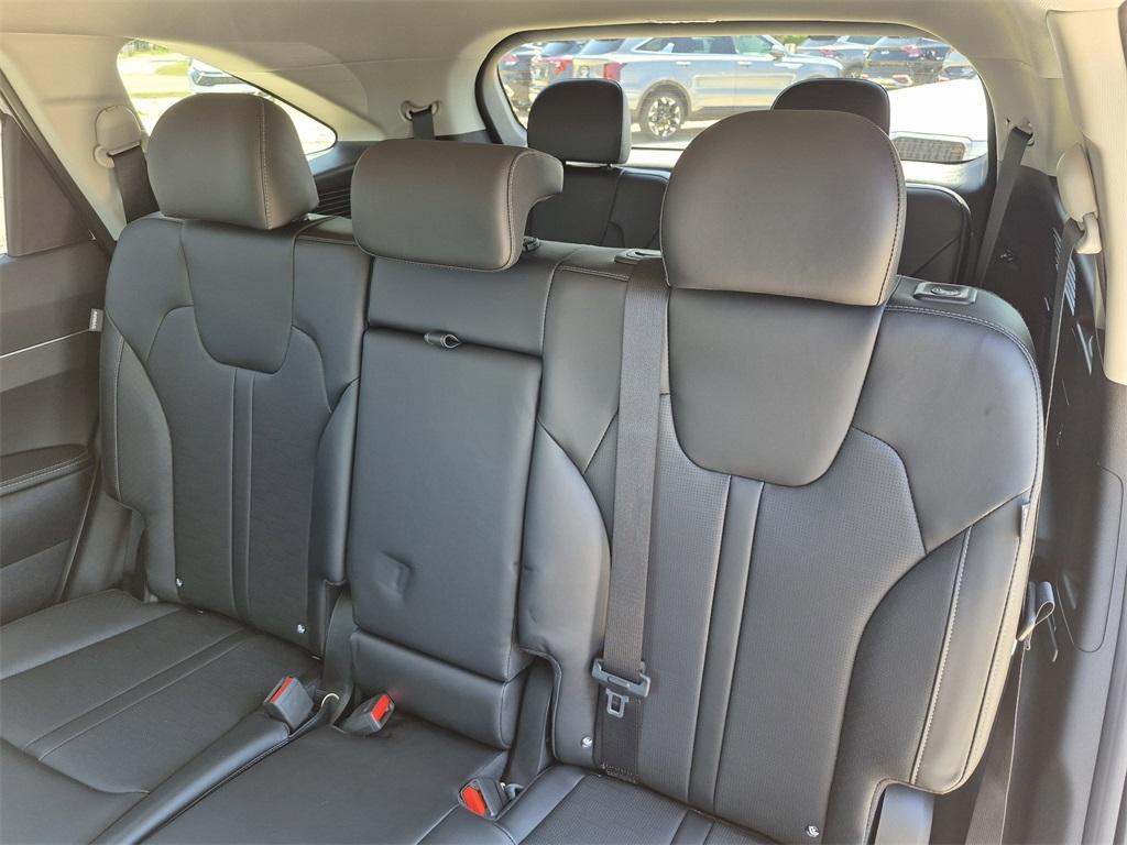 new 2025 Kia Sorento car, priced at $35,025