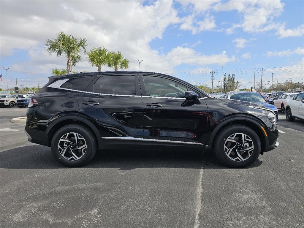 new 2025 Kia Sportage car, priced at $30,540