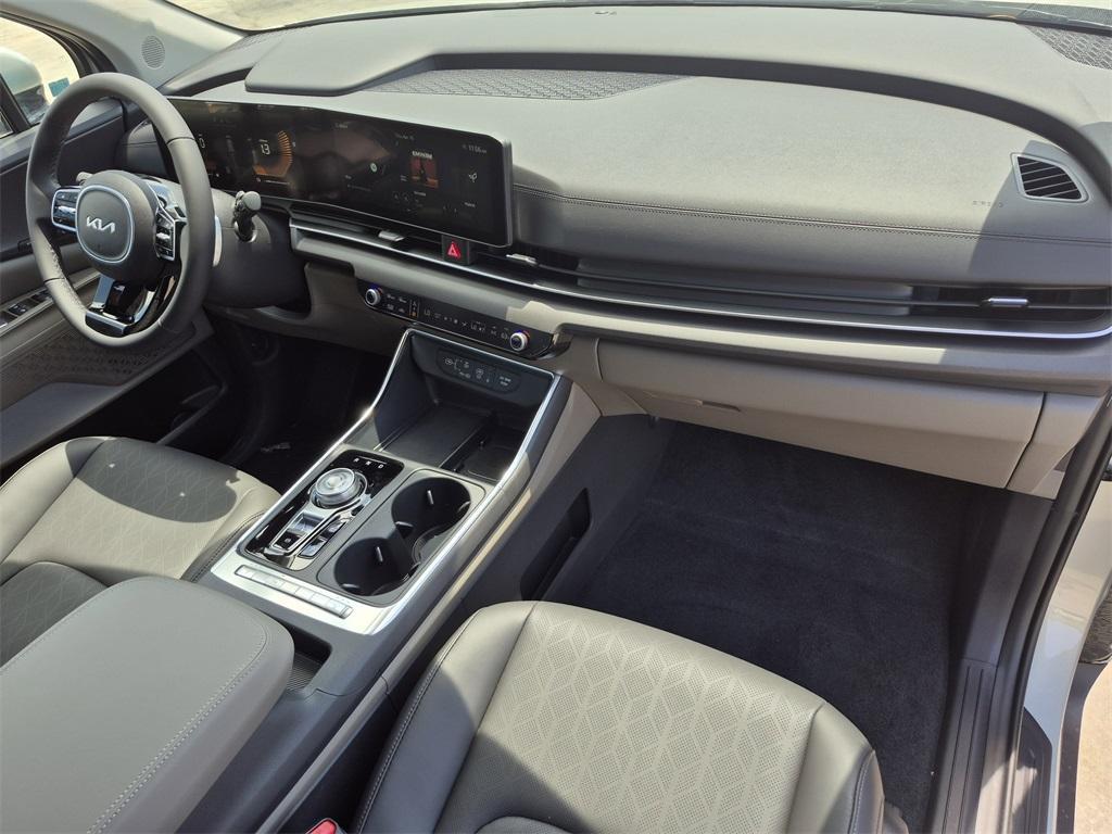 new 2025 Kia Carnival Hybrid car, priced at $43,730