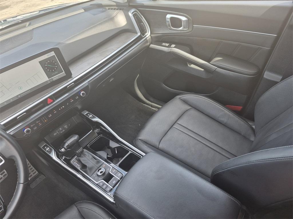 used 2024 Kia Sorento car, priced at $34,892