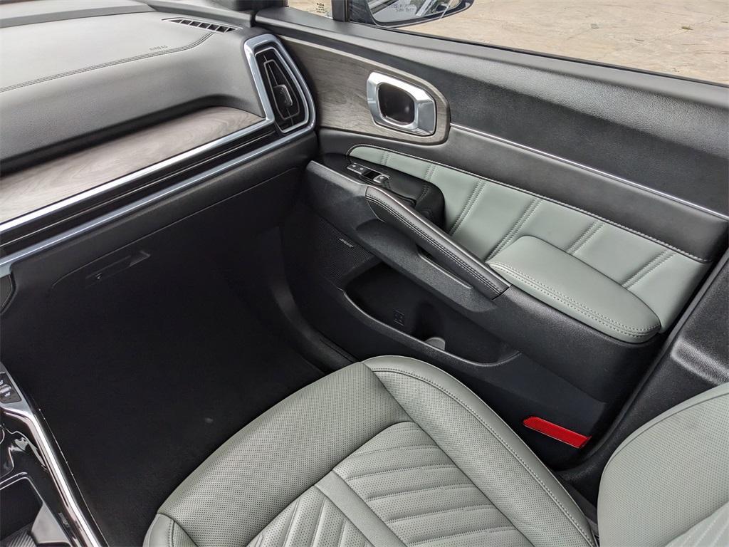 used 2024 Kia Sorento car, priced at $34,923