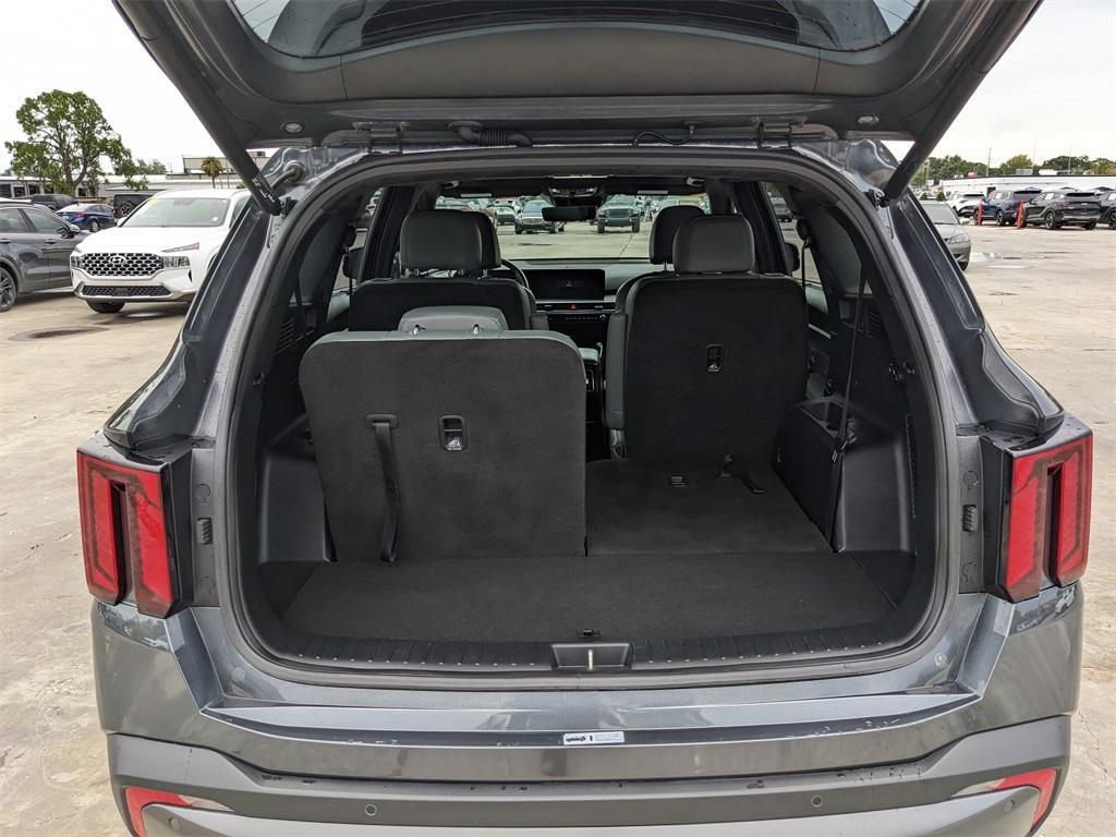 used 2024 Kia Sorento car, priced at $34,923