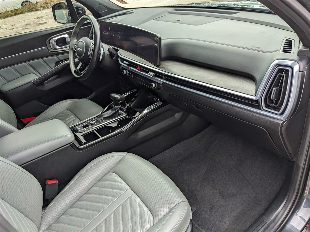 used 2024 Kia Sorento car, priced at $34,923