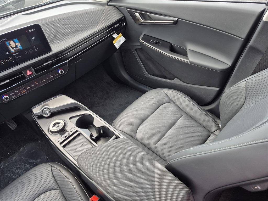new 2025 Kia EV6 car, priced at $48,385