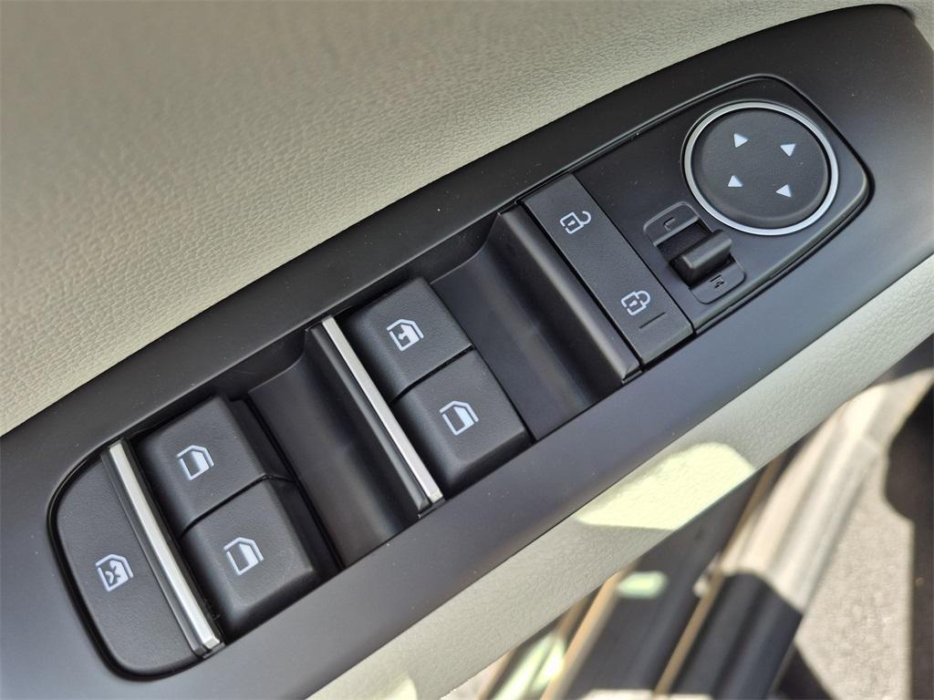 new 2025 Kia Soul car, priced at $19,980
