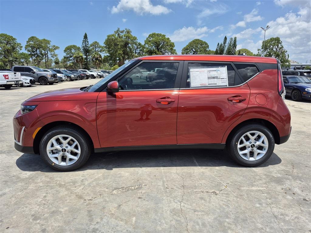 new 2025 Kia Soul car, priced at $22,260