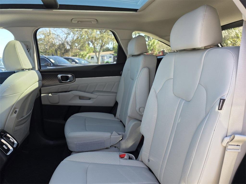 new 2025 Kia Sorento car, priced at $40,825