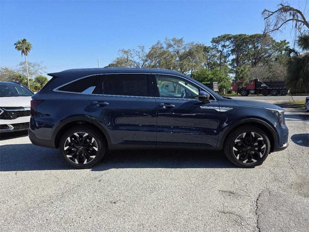 new 2025 Kia Sorento car, priced at $40,825