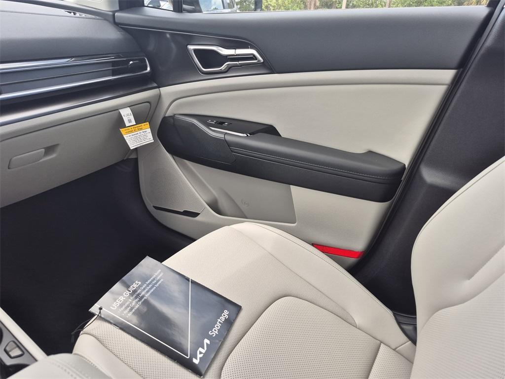 new 2025 Kia Sportage car, priced at $31,310
