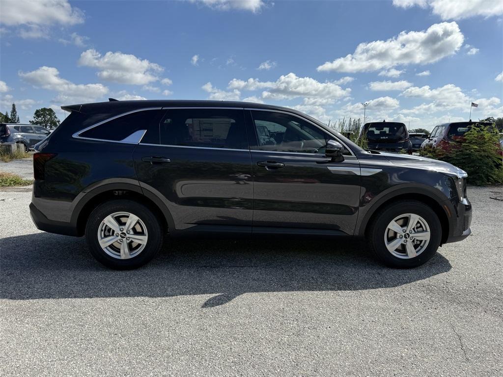 new 2026 Kia Sorento car, priced at $30,680