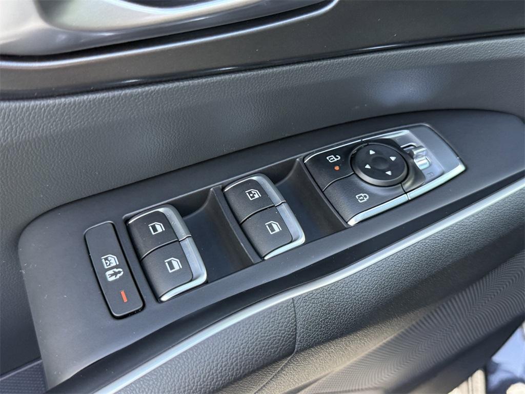 new 2026 Kia Sorento car, priced at $30,680