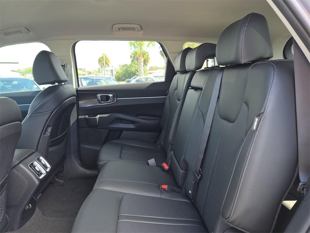 new 2025 Kia Sorento car, priced at $32,997