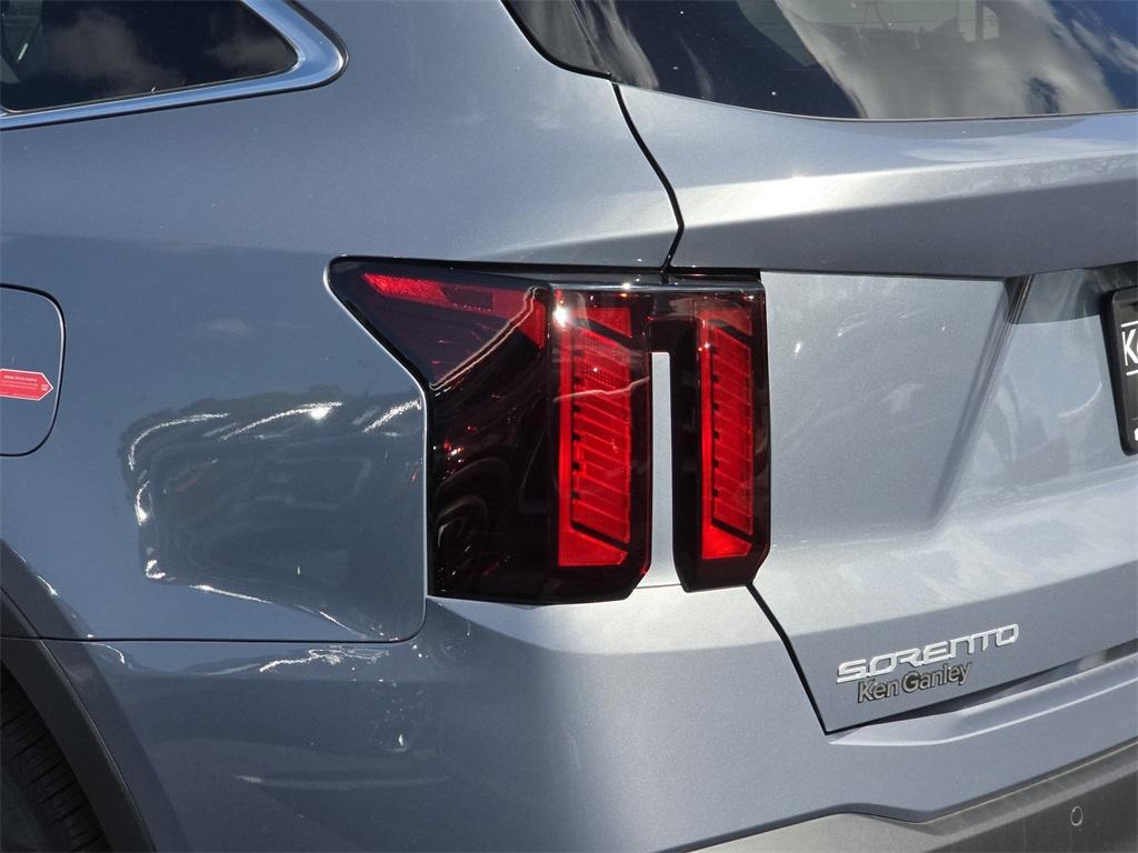 new 2025 Kia Sorento car, priced at $32,997