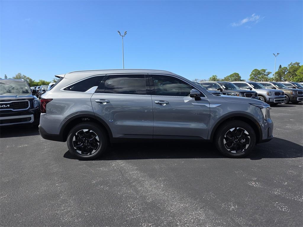 new 2025 Kia Sorento car, priced at $32,997