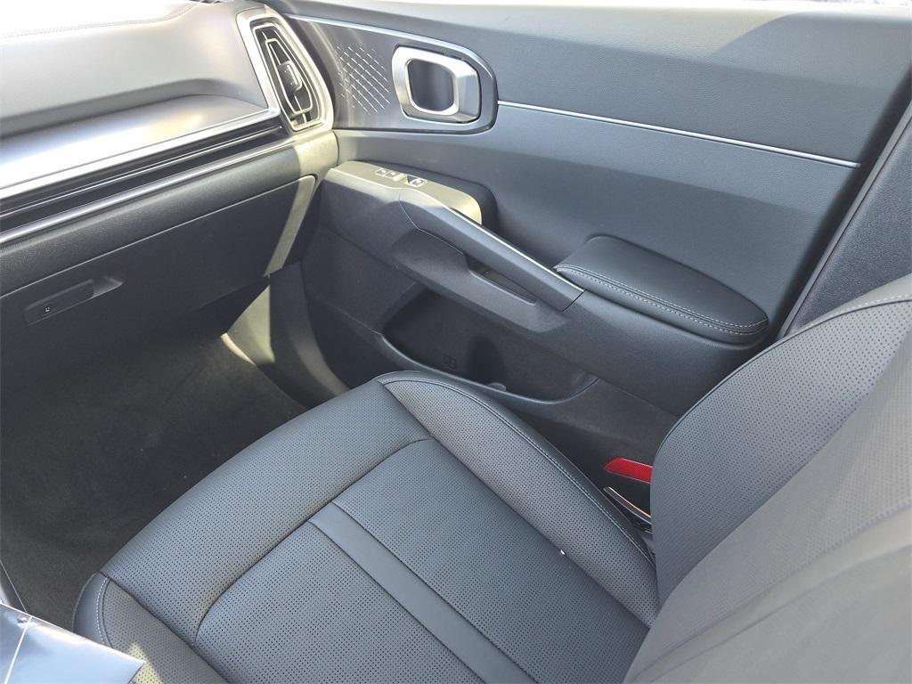 new 2025 Kia Sorento car, priced at $32,997