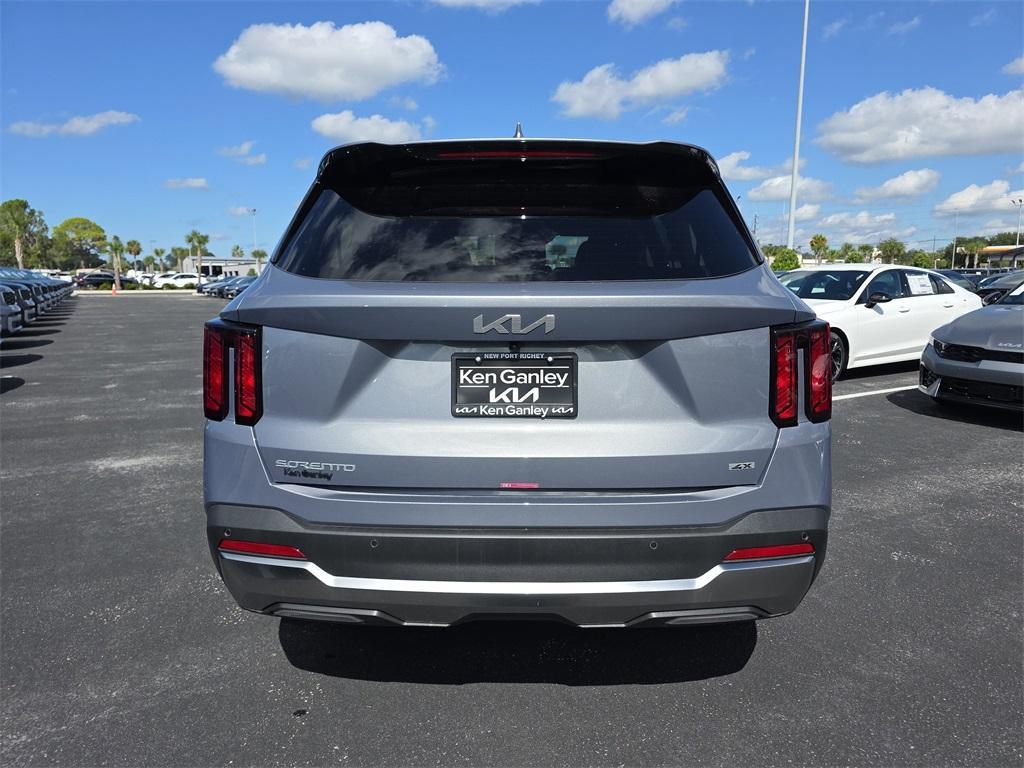 new 2025 Kia Sorento car, priced at $32,997