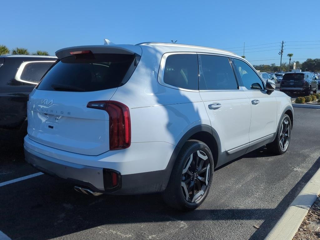 used 2023 Kia Telluride car, priced at $30,801