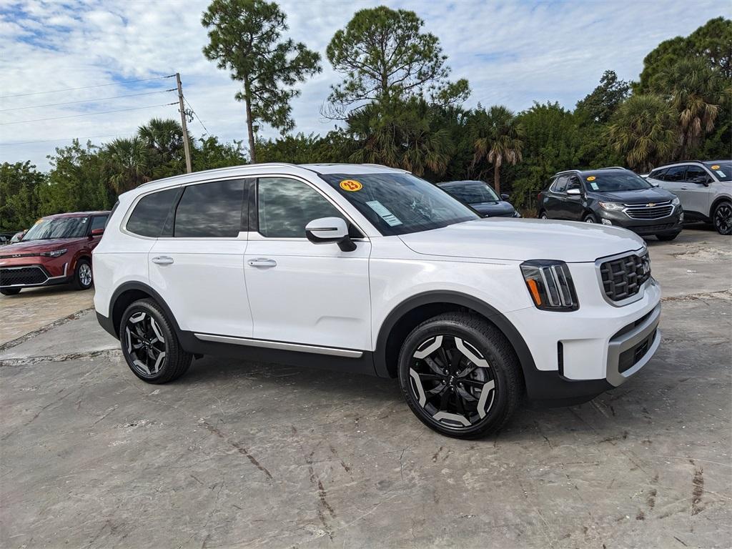 used 2023 Kia Telluride car, priced at $29,292