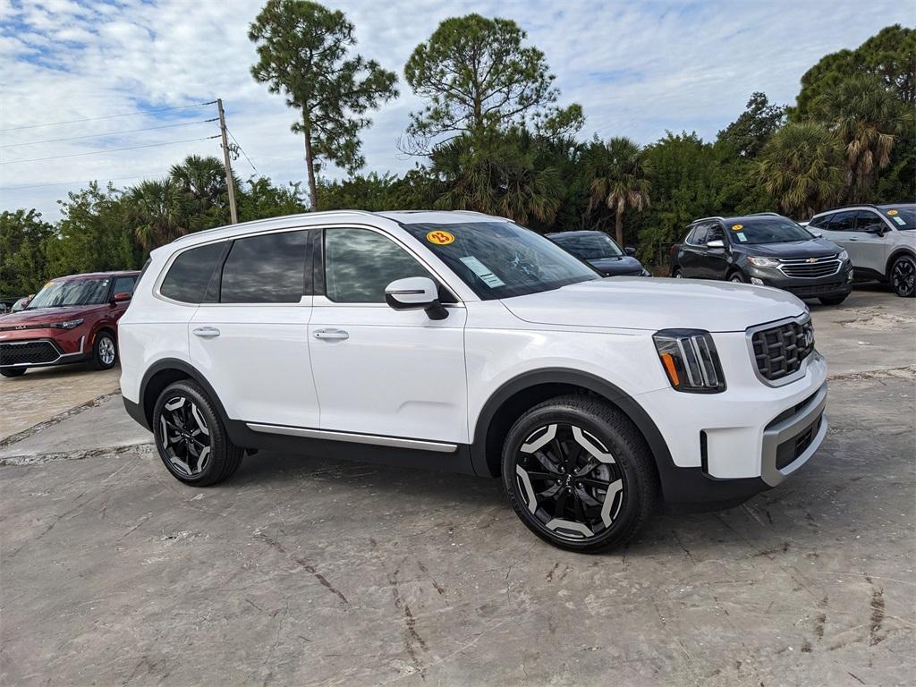 used 2023 Kia Telluride car, priced at $29,292