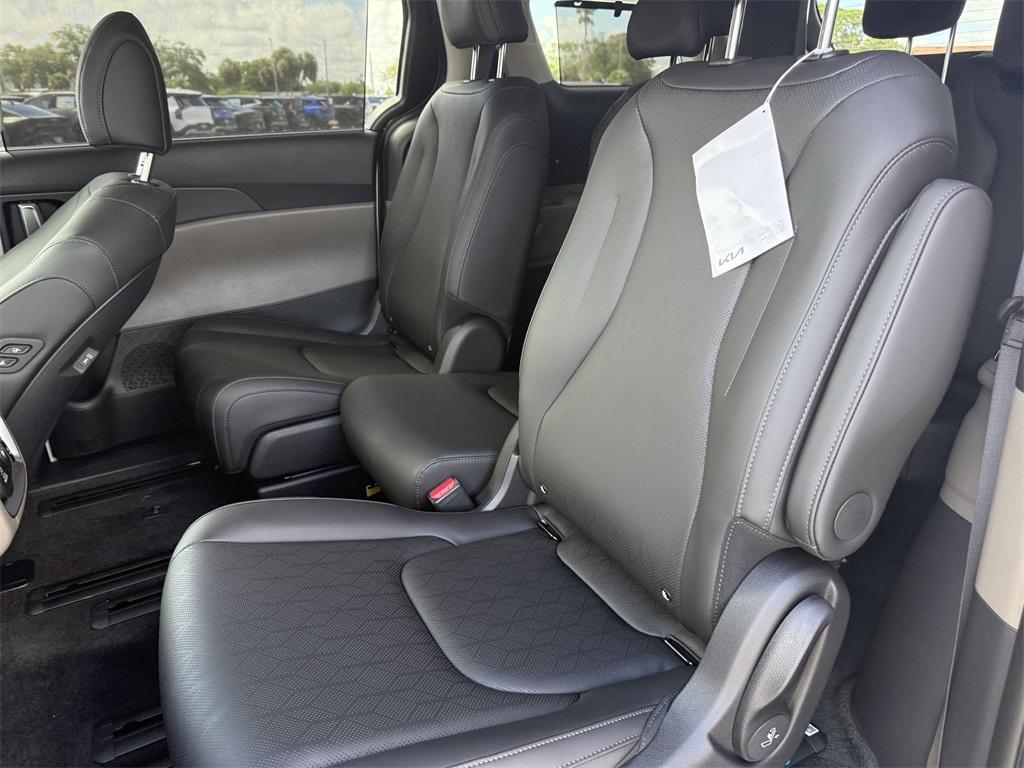 new 2026 Kia Carnival Hybrid car, priced at $50,160