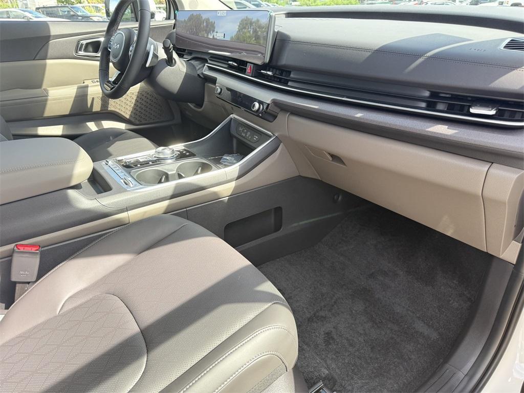 new 2026 Kia Carnival Hybrid car, priced at $50,160