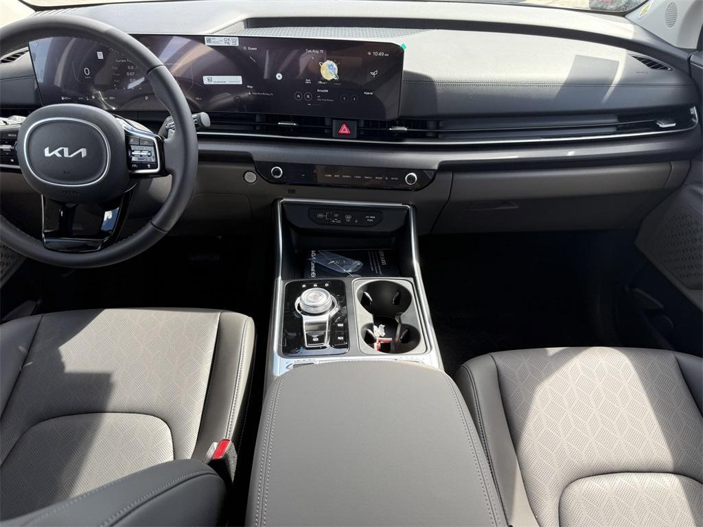 new 2026 Kia Carnival Hybrid car, priced at $50,160