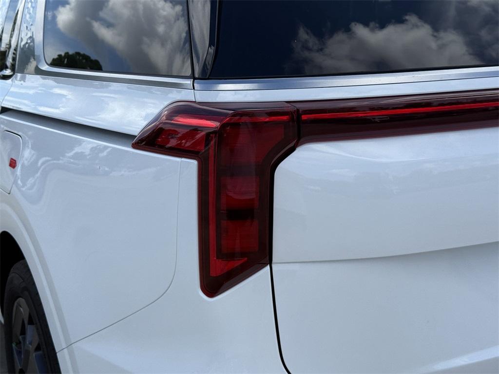 new 2026 Kia Carnival Hybrid car, priced at $50,160